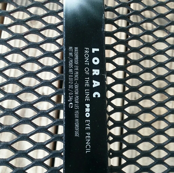 THE NUBIAN BY JULIA'S PLACE, LORAC GOLD EYE LINER - Picture 4 of 5